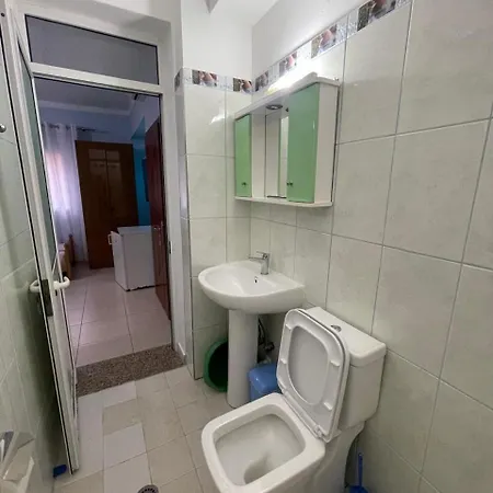 Frroku Guest house *